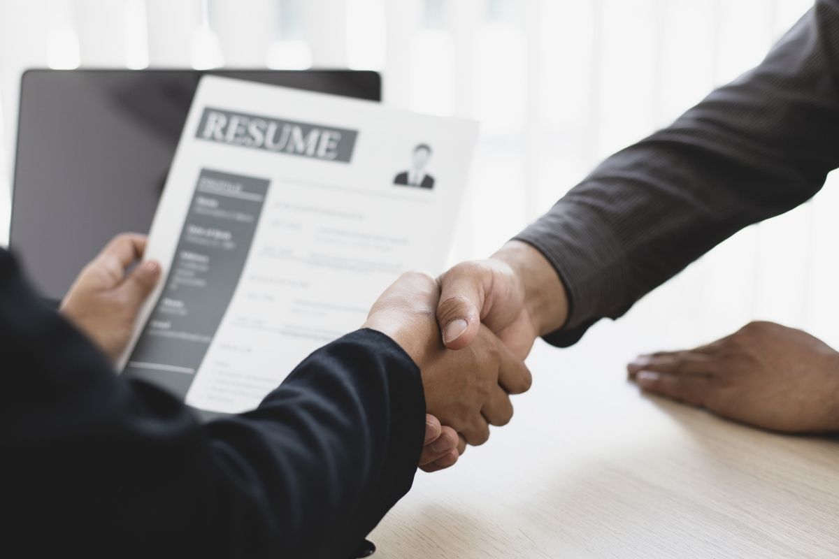 Hire More UAE Nationals Tip To Improve ICV Score in UAE